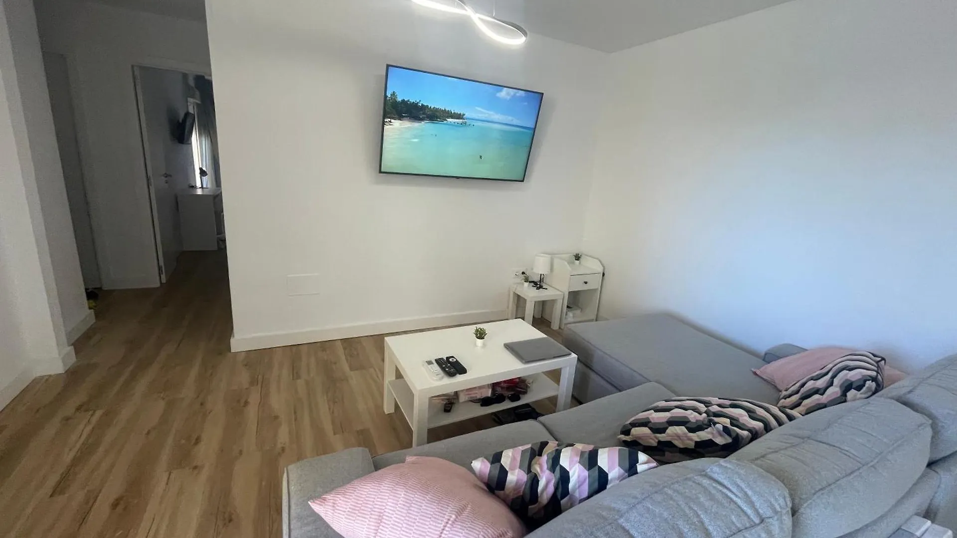 Apartamento 4 Dormitorios 2 Banos Parking Fuengirola 0*,  Spanje