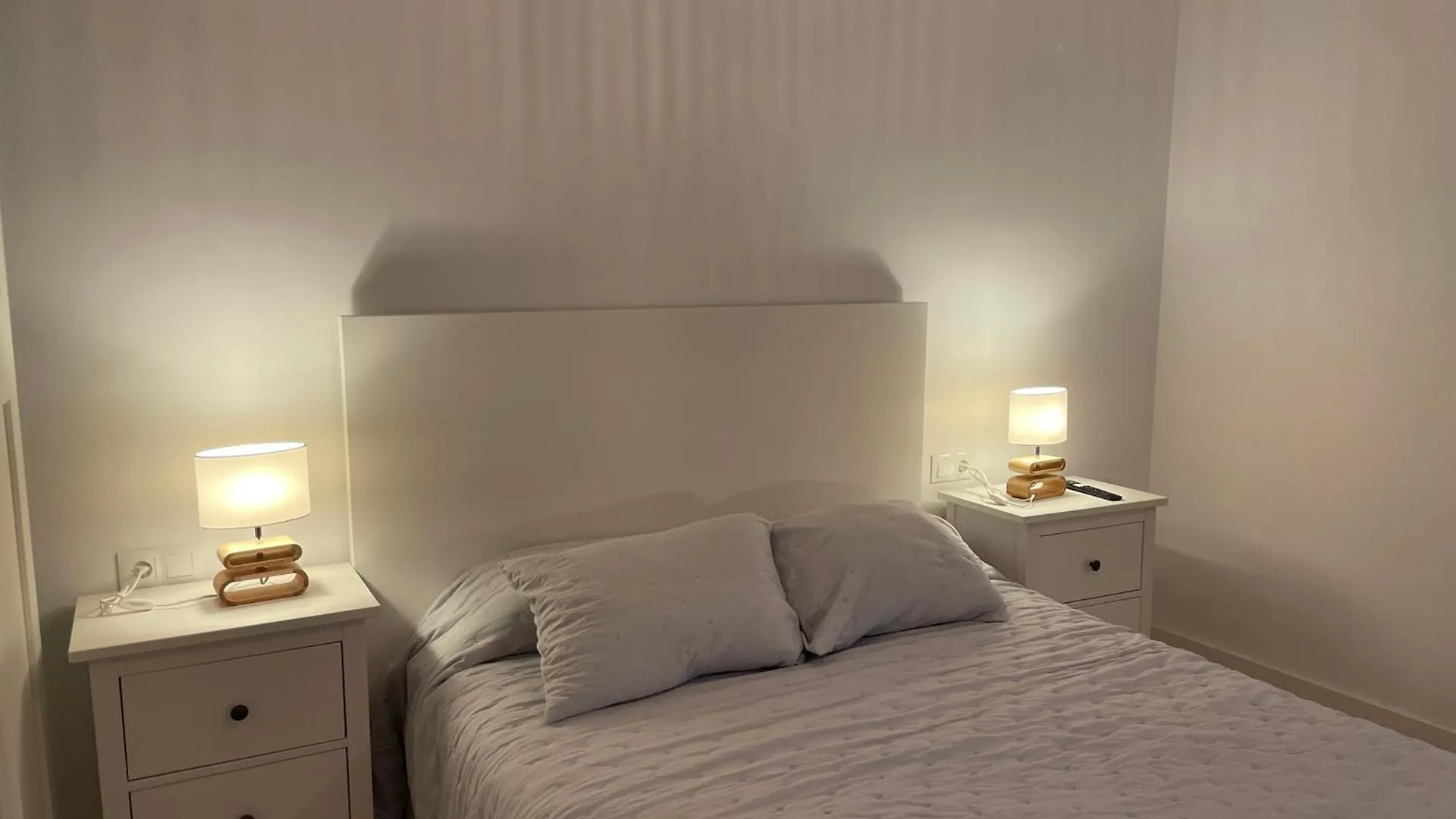 Apartamento 4 Dormitorios 2 Banos Parking Fuengirola Apartment
