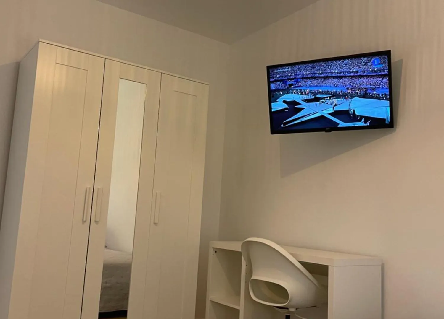 Apartamento 4 Dormitorios 2 Banos Parking Fuengirola 0*,  Spain